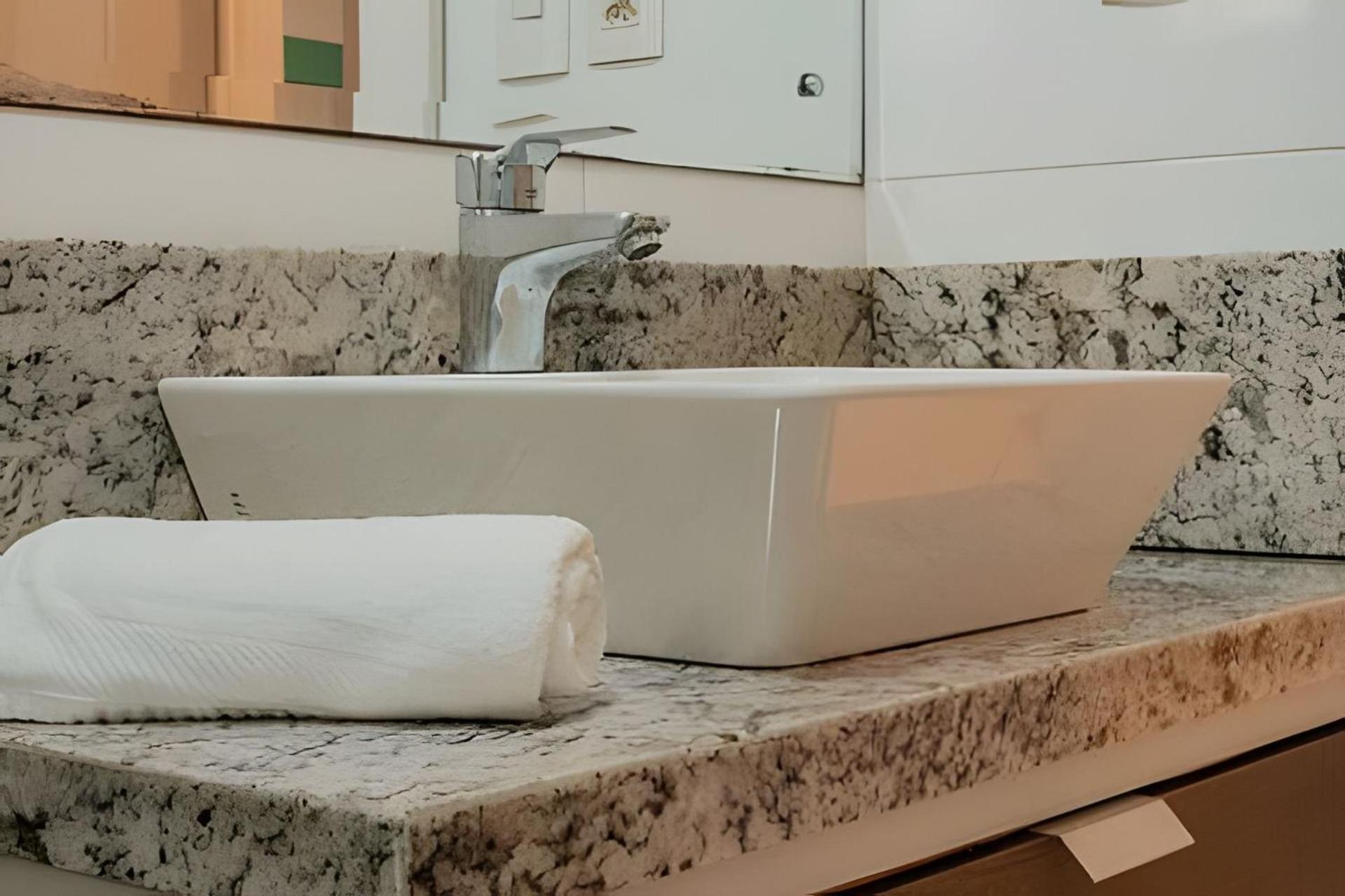 Sobrado Com 5 Suite 1 Quarto Piscina Churraqueira Ar Ate 20 Hospede 포스두이구아수 외부 사진