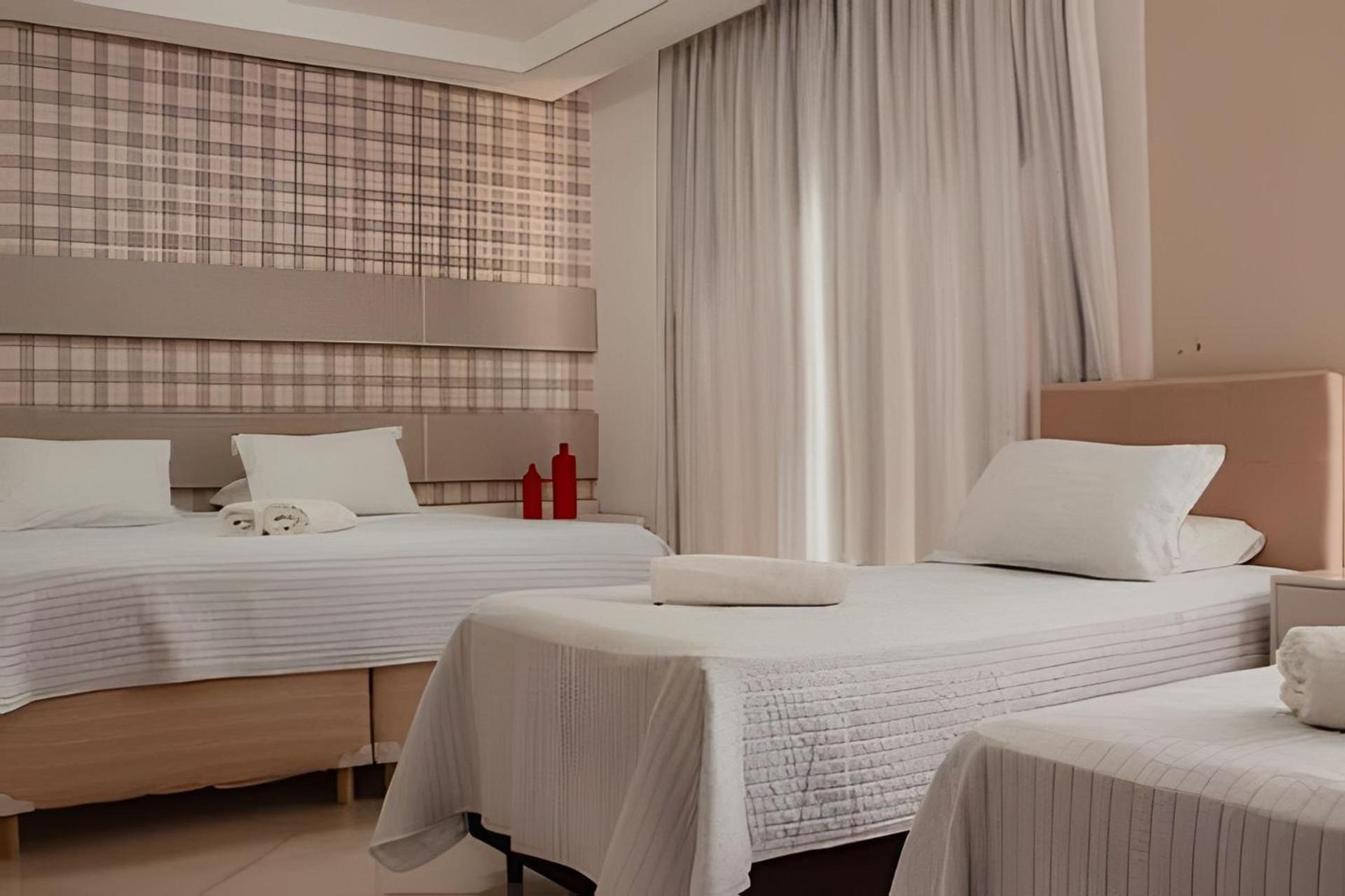 Sobrado Com 5 Suite 1 Quarto Piscina Churraqueira Ar Ate 20 Hospede 포스두이구아수 외부 사진